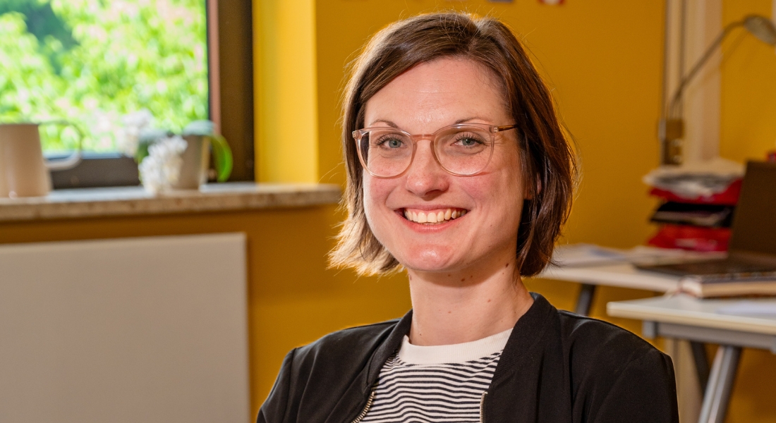 BB_Werkgehilfe-Schmuckwarenindustrie,-Taschen--und-Armbanduhren-_Foto_Shutterstock Werkgehilfe Schmuckwarenindustrie, Taschen- und Armbanduhren